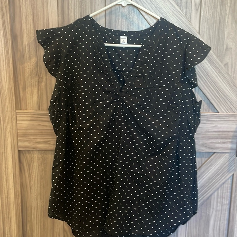 Old Navy Women’s Flutter Sleeve Tank, Size XL, worn once!